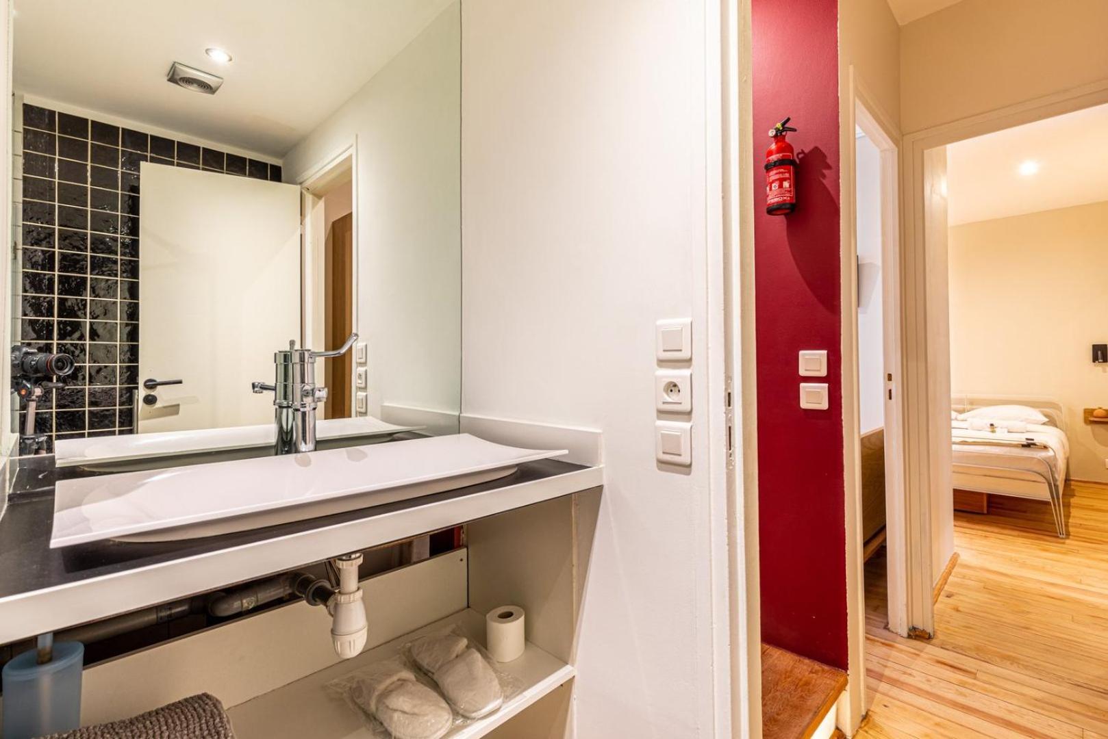 Guestready -beautiful 2-room In The Heart Of Appartement Parijs